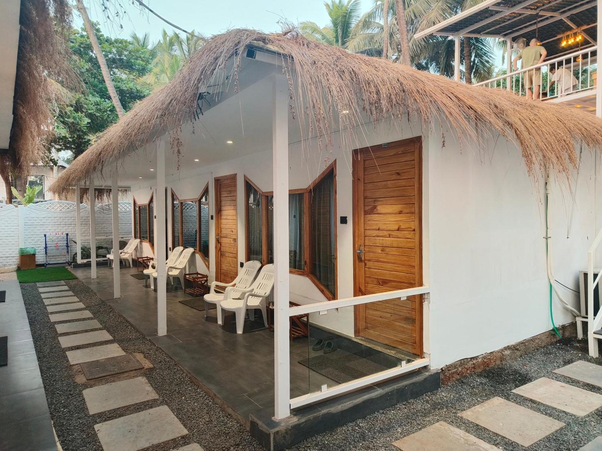 Aqua Beach Stays Ashwem มานเดรม ภายนอก รูปภาพ
