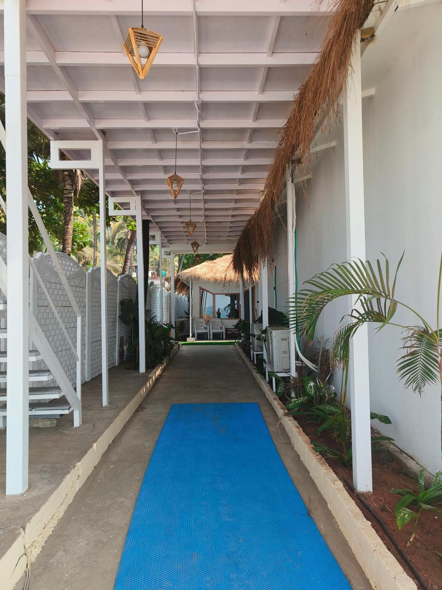 Aqua Beach Stays Ashwem มานเดรม ภายนอก รูปภาพ